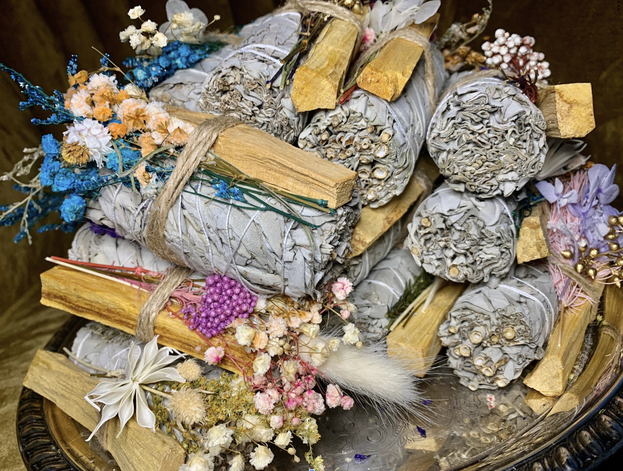 JeenaLaVie. Floral White Sage and Palo Santo Wood Smudge Bundles