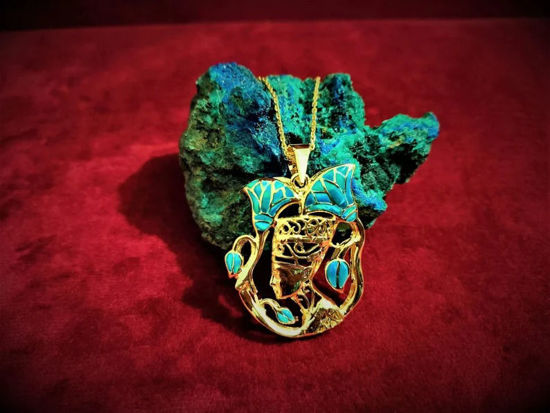 Picture of Gold Opal Queen Nefertiti Flanked By Lotus Flower Necklace