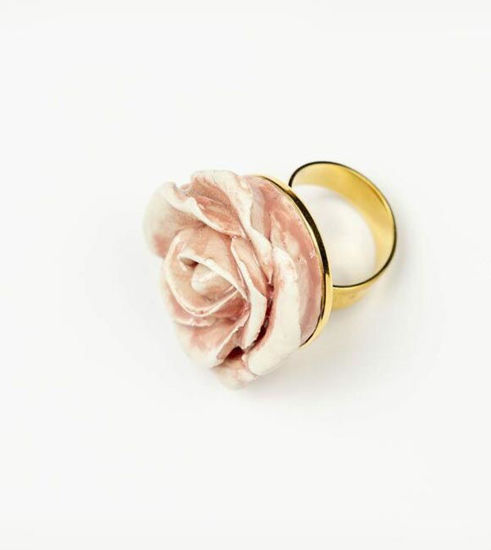 Picture of Ring with pink rose