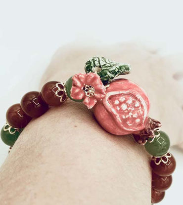 Picture of Pomegranates bracelet with green jade and Corniola beads pearl