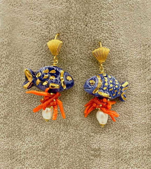 Picture of Blue fish with coral and pearl