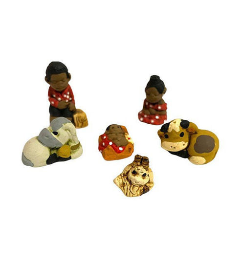 Picture of Tiny Nativity Scene.